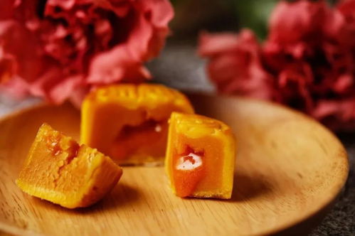 今年的月餅，不是特別圓